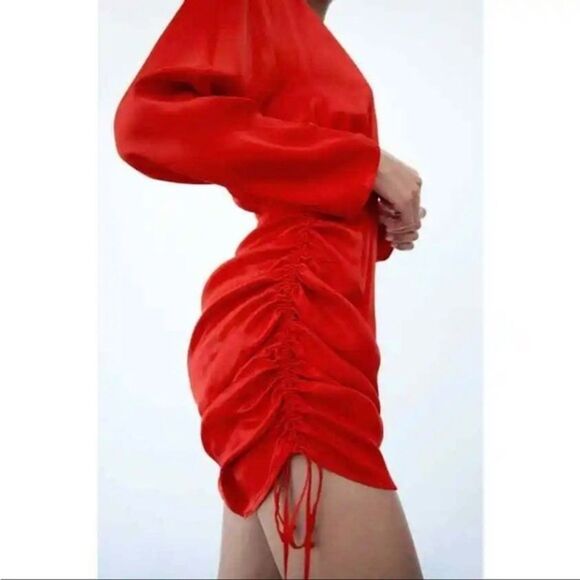 (C1) ZARA Blogger Red Satin Effect Draped Dress 4688/303. size xs - Picture 4 of 8